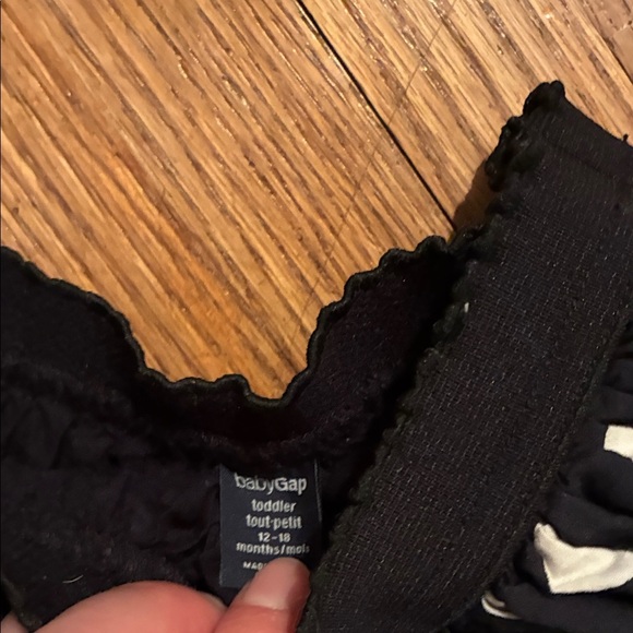 Cute Baby Clothing Set with Polka Dot Skirt - Picture 9 of 11